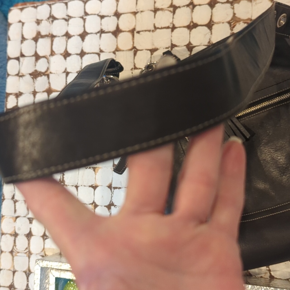 Coach Black Leather Shoulder purse - Picture 4 of 12